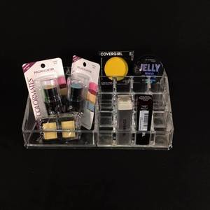 lot 6 image: Assorted Makeup Set with Highlighter, Bronzer, and Eye Shadows