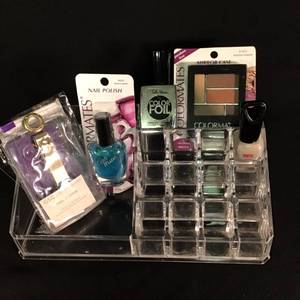 lot 11 image: GlamSquad Nail Clipper, Colormates Nail Polish and Eye Shadow with Sally Hansen Foil Effect Set
