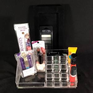 lot 23 image: Set of Makeup and Beauty Products Including Lipsticks and Eyeshadow