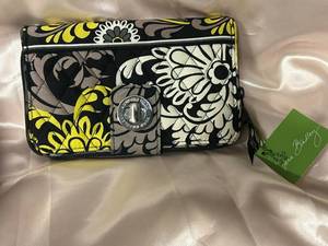 lot 43 image: Vera Bradley Turn Lock Wallet in Baroque Pattern