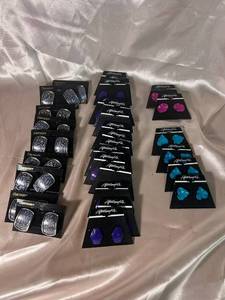 lot 92 image: Collection of 20 Pairs of Vintage Earrings