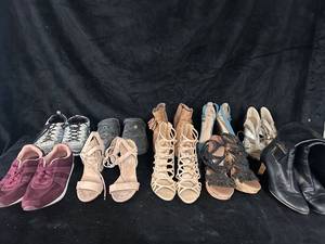 lot 120 image: Collection of  Womens Shoes sizes 7-8