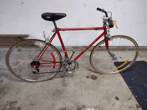 lot 40 image: Vintage Gran Tour II Ross CBC Professional bike bicycle