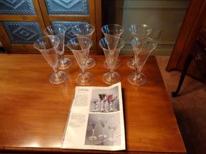 lot 75 image: 8 Williamsburg Glassware by Royal Leerdam Teardrop Goblet Pilsener Glass 7 