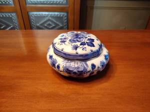 lot 101 image: Royal Delft Covered Candy dish Signed and numbered 1499