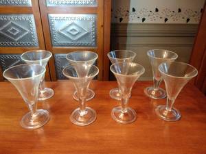 lot 100 image: 8 Williamsburg Glassware by Royal Leerdam Teardrop Goblet Pilsener Glass 6 