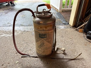 lot 123 image: Sears metal open-top lawn sprayer with hose and wand