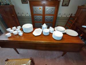 lot 135 image: 75 pc. Set of Rosenthal Classic Rose Germany China