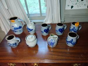lot 132 image: 9 Rowe Pottery Works Salt Glazed stoneware