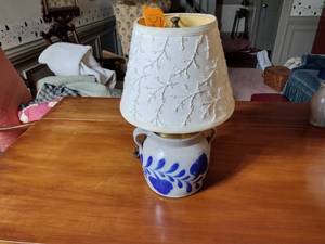 lot 152 image: Salmon Falls 2000 stoneware salt glazed pottery lamp with shade 6  t x 8  w