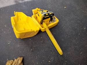 lot 64 image: McCulloch Pro Mac 10-10 gas chainsaw in case