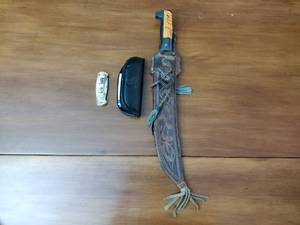 lot 207 image: Machete with decorative sheath 10-point Buck collectors knife by the Franklin Mint