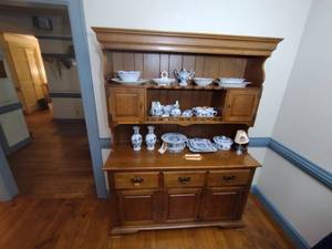 lot 102 image: Early American HutchBuffet