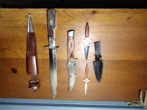 lot 206 image: Folding knife staglon handle metal tipped sheath, fixed blade staglon handle, FURY Mini Throwing Set