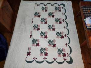 lot 208 image: Carolina Lily quilt 7 x 7