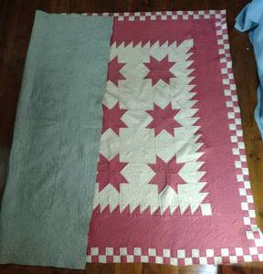 lot 209 image: Star quilt with checkerboard edge 81 x 83
