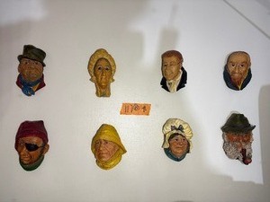 lot 117 image: Vintage Bossons chalkware heads wall decor