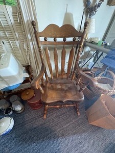 lot 114 image: Wood rocking chair H 46 x L 26 x W 32
