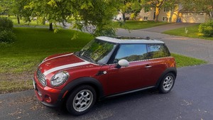 lot 9A image: 2012 Mini Cooper ONLY 28,626 Miles. NO RESERVE