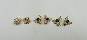 lot 280 image: 6 Bee brooches One marked .925, one has blue stones & other set has green stones no markings