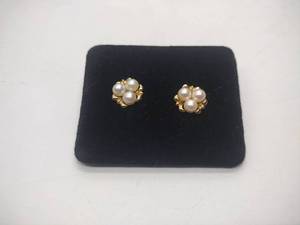 lot 227 image: 58514k gold stud earrings with real pearls