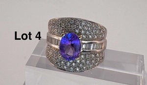 lot 4 image: 14K White Gold and diamond Ring With Tanzanite   10 grams