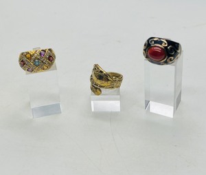 lot 289 image: (3).925 rings spoon ring size 6, jeweled ring size 7, blue with red stone Italy size 7