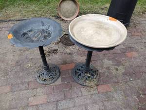lot 222 image: Metal Pedestal Bird bath and Allied heated bird bath Model 600