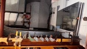 lot 195A image: C clamps and corner and splicing clamps, C Clamps with long rods