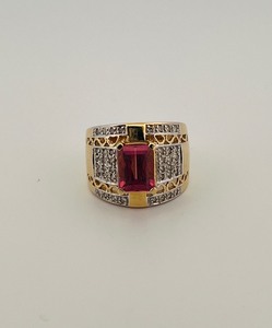 lot 38 image: 14k gold diamond ring with red gemstone size 6 14 9 grams