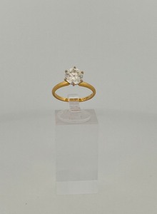 lot 55 image: 14K solitaire ring 3g size 6 34