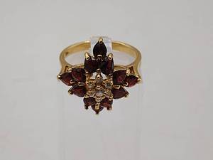 lot 290 image: .925 sterling silver ring with red stone cluster size 7 ring 4g