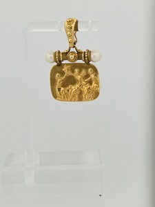 lot 28F image: 14k Tagliamonte Pendant with pearls on the bar end, 1  t x 1  w 7g