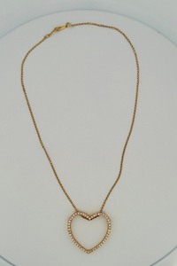 lot 25B image: 14k gold Necklace with Heart Shaped Pendant 9g 15  Long.