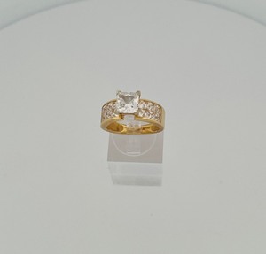 lot 25D image: 14K gold ring 6 grams Size  6 
