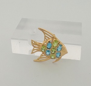 lot 45C image: 14k gold angel fish scatter pinpendant says MB on the back