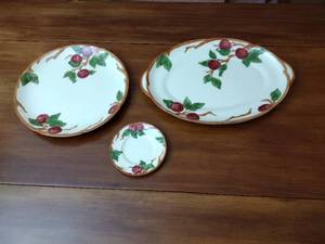 lot 297 image: 3 Franciscan Apple Blossom dishware