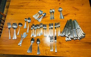 lot 311 image: Large lot of Flatware Some are Rogers Stainless & others are Northland stainless but all are same pattern