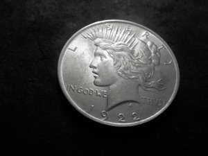 lot 22 image: 1922 Peace Silver Dollar