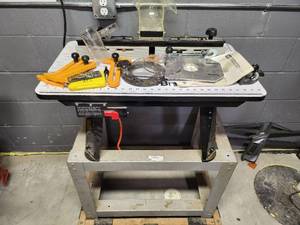 lot 3 image: Ryobi Router Table RT501W with Accessories