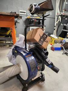 lot 4 image: Rikon 60-105 1 HP Portable Dust Collector with Accessories