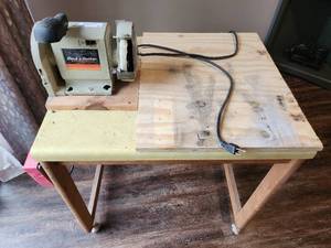 lot 12 image: Black & Decker The Finishing Machine Bench Grinder & Sander with Table