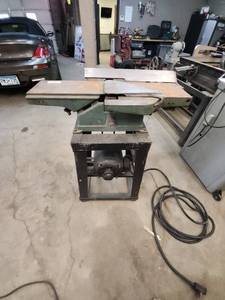 lot 23 image: Tomlee Tool JoinerPlaner with Electric Motor