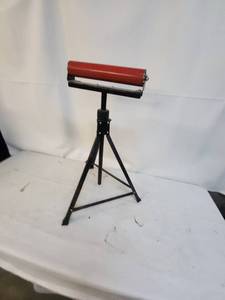 lot 25 image: Adjustable Height Roller Stand for Workshop Use