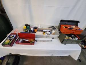 lot 38 image: Gun Cleaning Tools and accessories