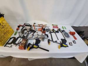 lot 17 image: Collection of Various size Clamps