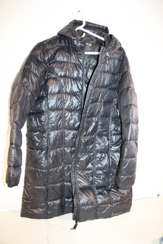 lot 105 image: AVenture XL Black Puffer Coat with Hood