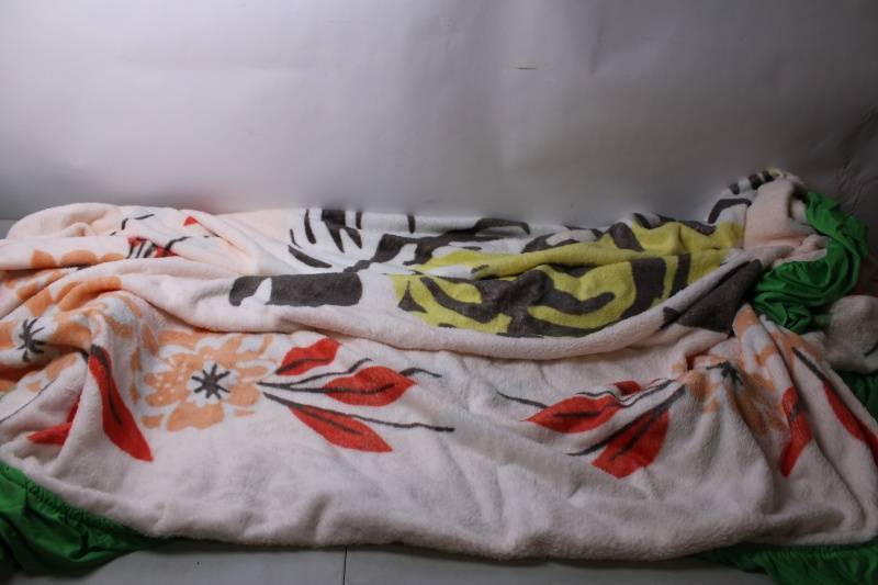 lot 157 image: Plunder Floral and Animal Print Blanket