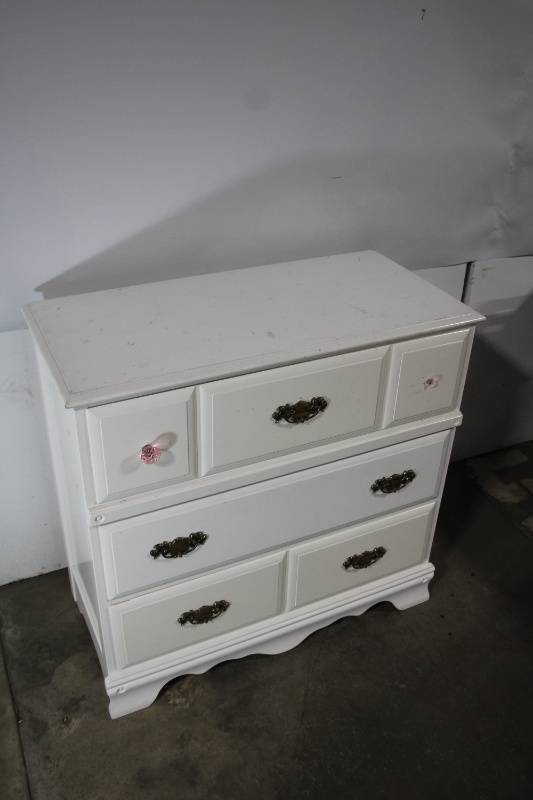 lot 37 image: White 3-Drawer Dresser with Floral Knobs