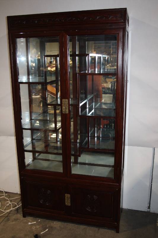 lot 57 image: Vintage Wood and Glass Curio Display Cabinet with Shelving